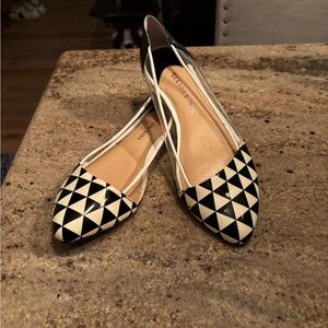 Gianni Bini Black and White Patterned Flats